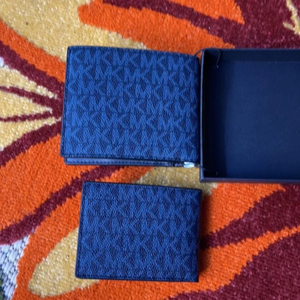 Michael Kors Men`s Gifting Bifold 3 in 1 Wallet Box Set Admiral Multi - Picture 11 of 14